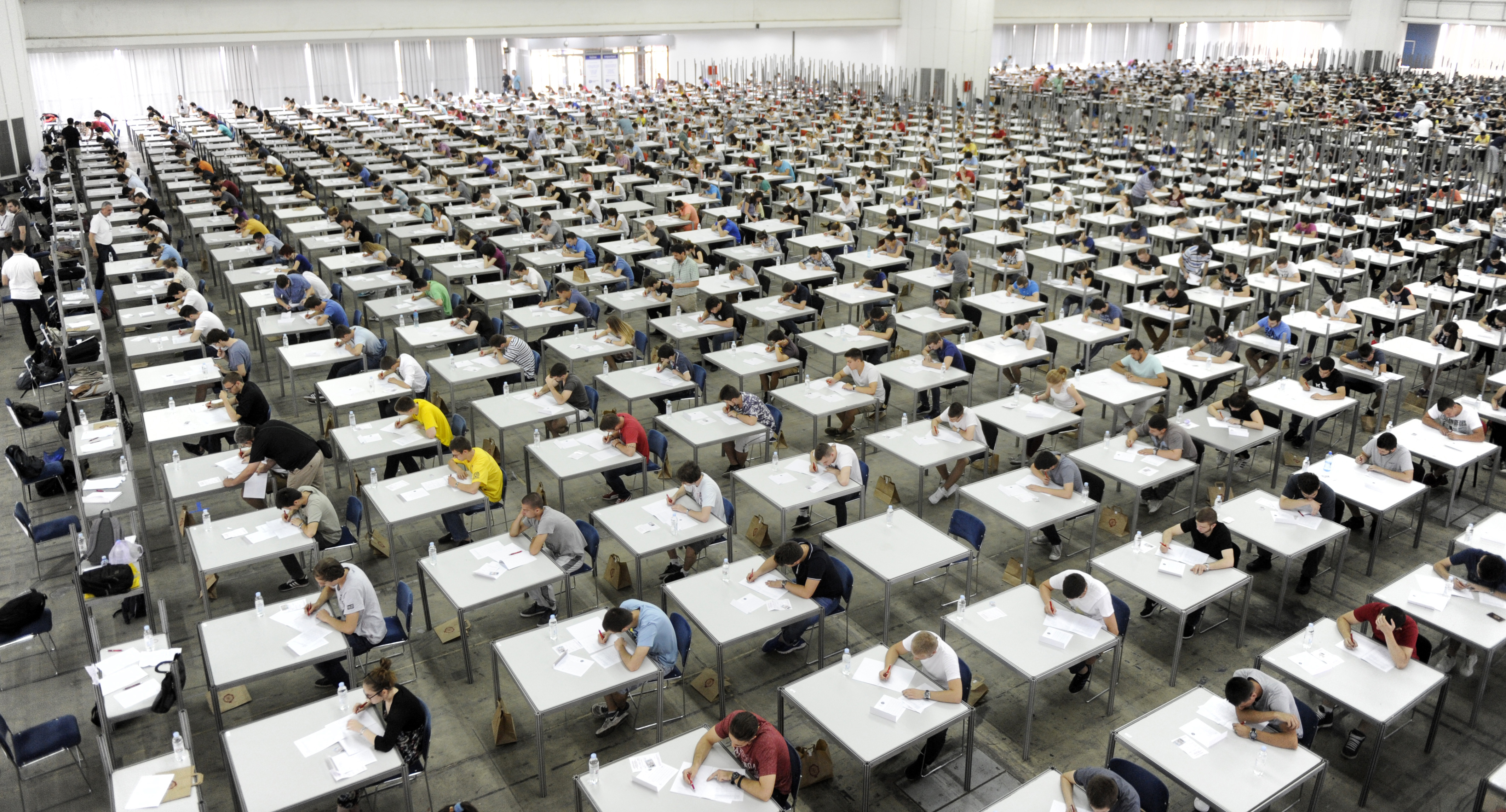 ЗАКЉУЧЕН ПРВИ УПИСНИ КРУГ: Друга шанса и за буџет